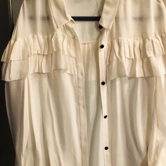 A very complementing Saks white sheer blouse - Picture 1 of 8